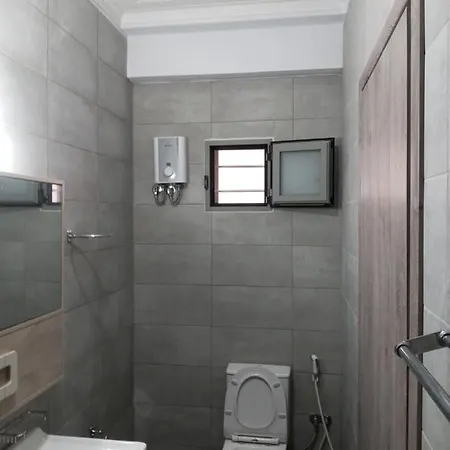 Hrysanthl Lejlighed *