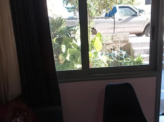 Апартаменти Hrysanthl *