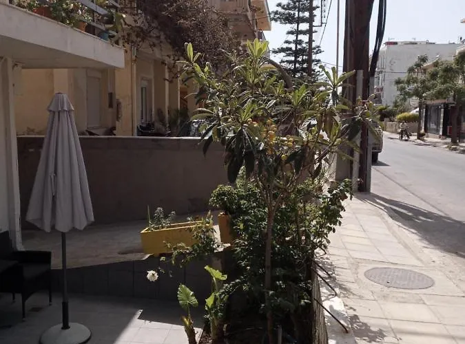 Hrysanthl Apartman Hriszí Aktí Haniá