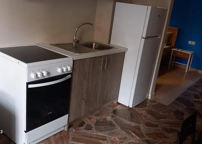 Hrysanthl * Hriszí Aktí Haniá